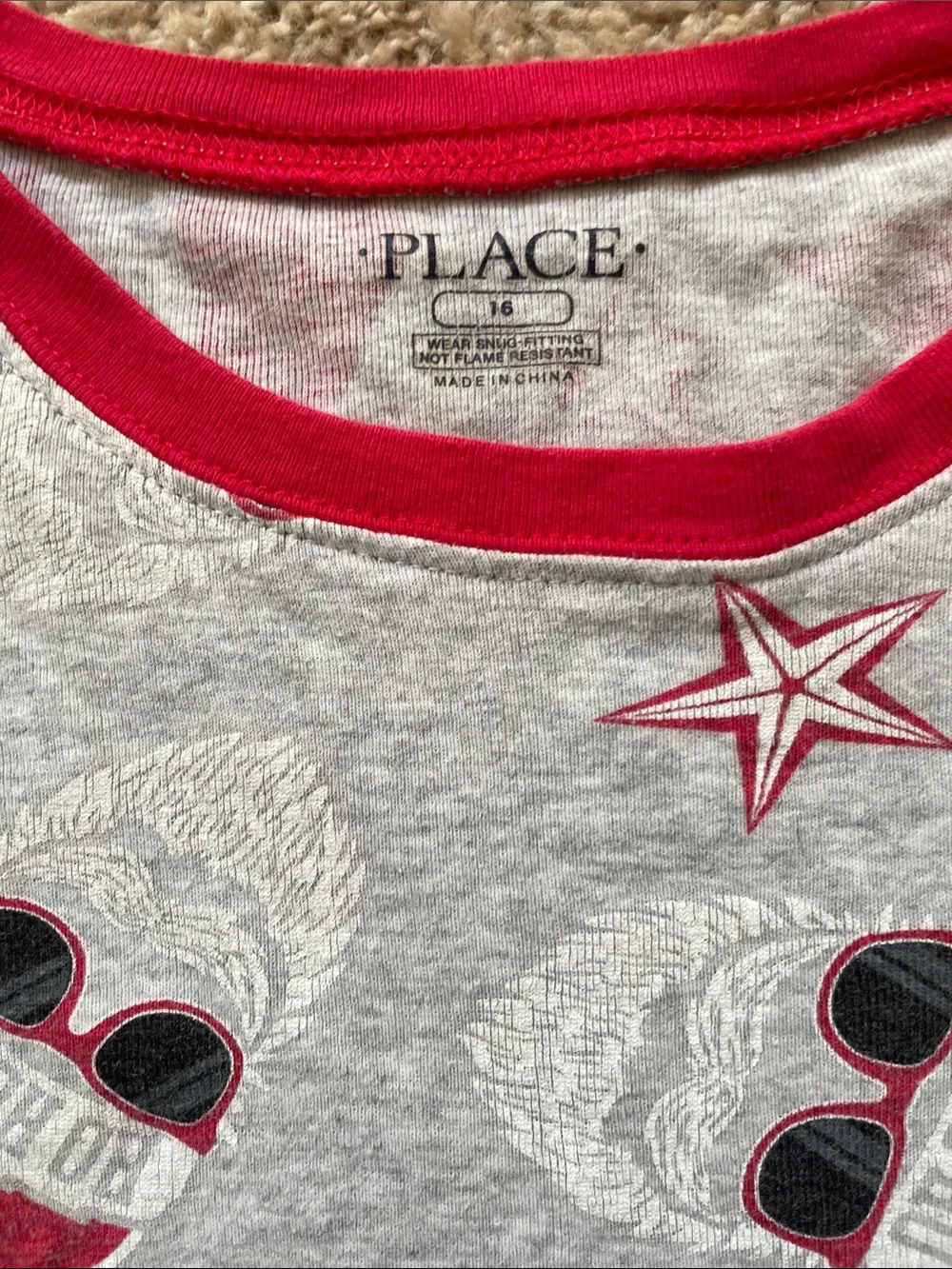 The Children’s Place glow in the dark Santa face 2 piece pajama set, 16